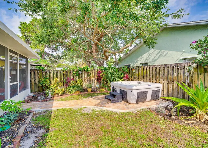 Hobe Sound Villa W/ Screened Porch: 4 Mi To Beach